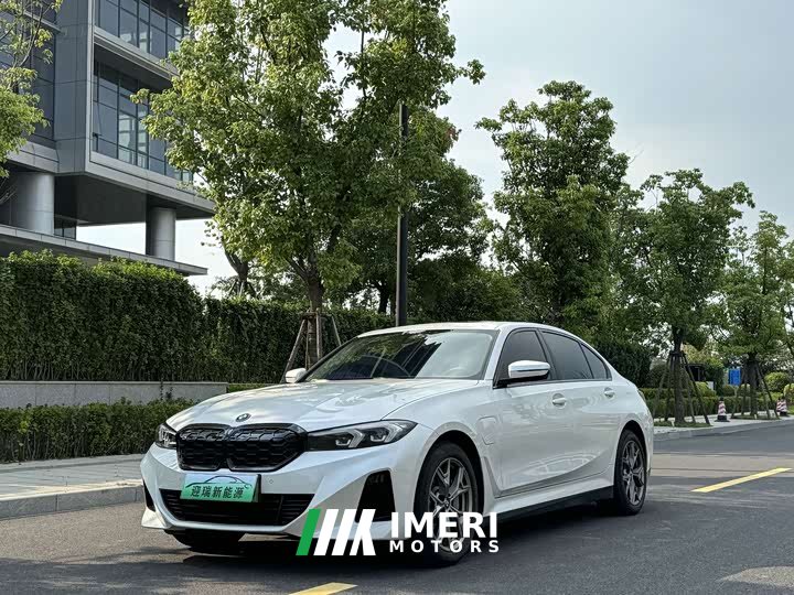 BMW i3 2022 eDrive 35 L - автомобиль из Китая