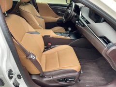 Lexus ES 300h Premium Edition - ფოტო 5