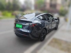 Tesla Model Y Long Range All-Wheel Drive - ფოტო 4
