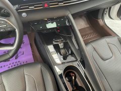 Hyundai Elantra 2022 1.5L CVT Luxury - ფოტო 10