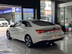 Hyundai Elantra 2022 1.5L CVT Luxury - ფოტო 14