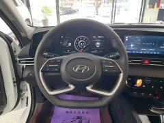 Hyundai Elantra 2022 1.5L CVT Luxury - ფოტო 8