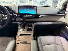 Toyota Sienna 2.5L Hybrid Comfort Edition - ფოტო 16