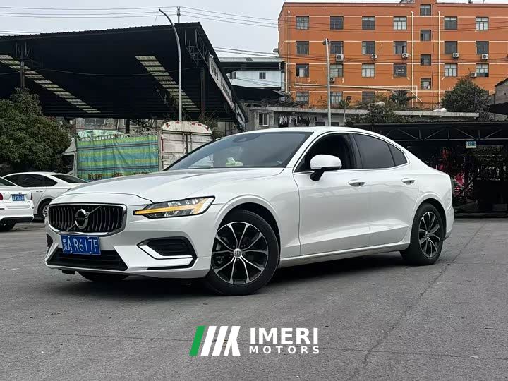 Volvo S60 B4 Smart Luxury Edition