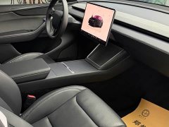 Tesla Model Y Rear-Wheel Drive - ფოტო 6