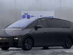 Li Auto MEGA Home Family Edition - ფოტო 1