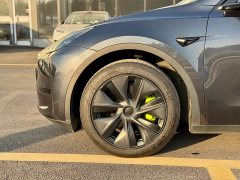 Tesla Model Y Rear-Wheel Drive - ფოტო 4