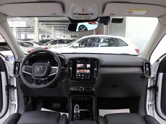 Volvo XC40 B4 AWD Smart Remote Luxury Edition - ფოტო 9