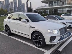 Bentley Bentayga 4.0T V8 - ფოტო 4