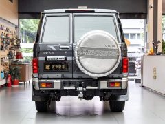Toyota Land Cruiser (Imported) LC76 4.0L Manual - photo 5