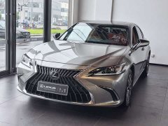 Lexus ES 200 Excellence Edition - ფოტო 1