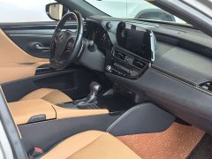 Lexus ES 200 Excellence Edition - ფოტო 4
