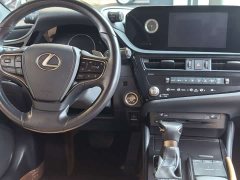 Lexus ES 200 Excellence Edition - ფოტო 6