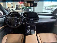 Lexus ES 200 Excellence Edition - ფოტო 7