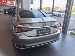 Lexus ES 2022 300h Excellence Edition - ფოტო 4