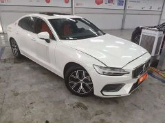 Volvo S60 B4 Smart Luxury Edition - ფოტო 3