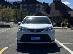 Toyota Sienna 2.5L Hybrid FWD Comfort - ფოტო 2