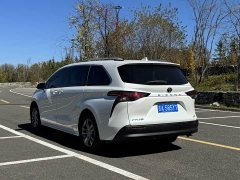Toyota Sienna 2.5L Hybrid FWD Comfort - ფოტო 6