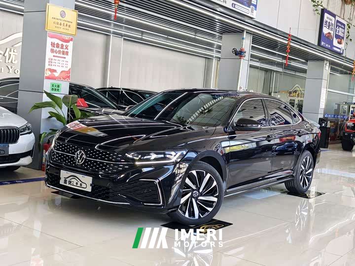 Volkswagen Passat 330TSI Starry Sky Elite