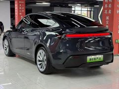 Tesla Model Y Rear-Wheel Drive Launch Edition - ფოტო 4