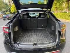 Tesla Model Y Rear-Wheel Drive - ფოტო 8