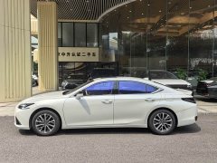 Lexus ES 300h Premium Edition - ფოტო 2