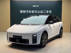 Li Auto i6 Four-Wheel Drive Standard Edition - ფოტო 1