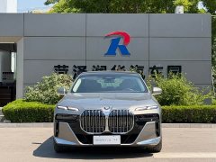 BMW 7 Series 2023 735Li M Sport Package - ფოტო 1
