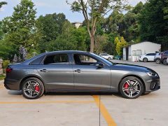 Audi A4L 2022 40 TFSI Luxury Dynamic - ფოტო 4