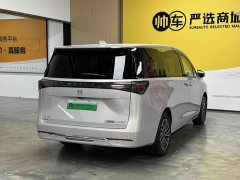 Buick GL8 New Energy Lusang Respect Edition - ფოტო 6