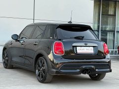 BMW MINI 5-Door Cooper S King Cross Special Edition 2.0T - ფოტო 4