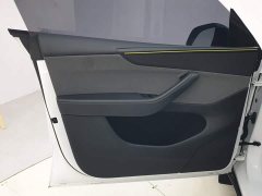 Tesla Model Y Rear-Wheel Drive - ფოტო 14