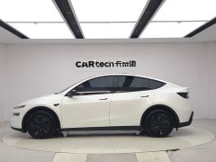 Tesla Model Y Rear-Wheel Drive - ფოტო 2