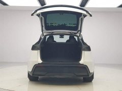Tesla Model Y Rear-Wheel Drive - ფოტო 8