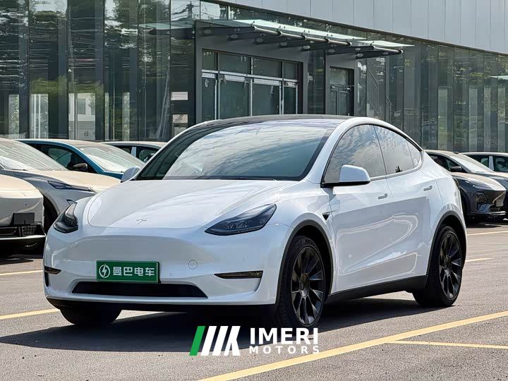 Tesla Model Y Long Range All-Wheel Drive