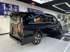 Mercedes-Benz Vito 2024 2.0T Elite 7-Seater - ფოტო 9