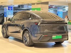 Tesla Model Y Rear-Wheel Drive Launch Edition - ფოტო 5