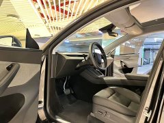 Tesla Model Y Rear-Wheel Drive Launch Edition - ფოტო 8