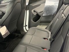 Tesla Model Y Rear-Wheel Drive - ფოტო 8