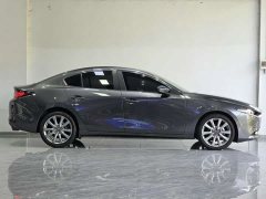 Mazda3 Axela 2.0L Automatic Premium Edition - фото 2