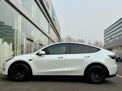 Tesla Model Y Long Range All-Wheel Drive - ფოტო 4