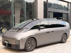 Li Auto Li Xiang MEGA Ultra - ფოტო 1