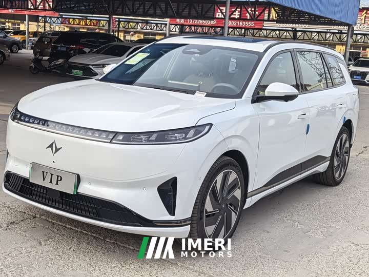 Dongfeng eπ008 210Max Extended Range 5-Seater