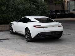 Aston Martin DB11 4.0T V8 Coupe - ფოტო 3