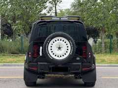 Land Rover Defender 110 P400 Dark Edition - ფოტო 20
