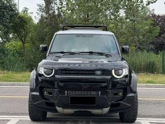 Land Rover Defender 110 P400 Dark Edition - ფოტო 3