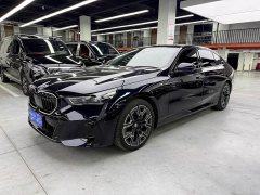 BMW 5 Series 530Li Luxury M Sport Package - ფოტო 1