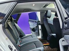 Volkswagen Lingdu L 280TSI DSG Dazzling Red Edition - ფოტო 11