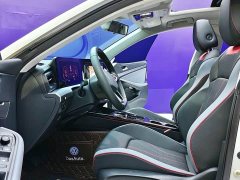 Volkswagen Lingdu L 280TSI DSG Dazzling Red Edition - ფოტო 8