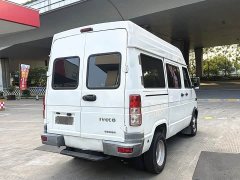IVECO Daily 2020 2.5T A35 Passenger Van Dual Rear Wheels Medium Roof 5-9 Seater National VI - photo 17